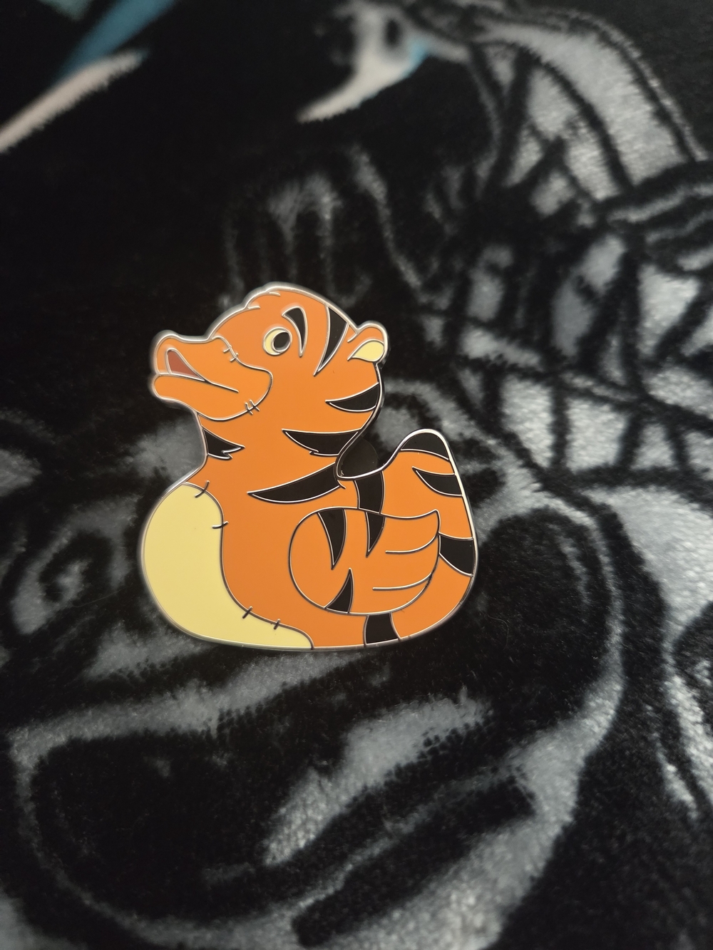 Disney Winnie The Pooh Ducks of Disney Rubber Duckies Mystery Tigger pin